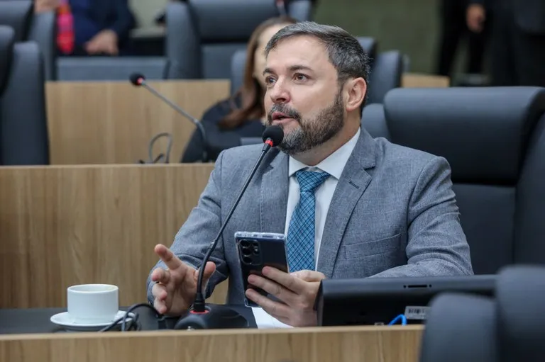 Fábio Novo confirma convite do PT a Regina Sousa para disputar vaga na Câmara em 2026