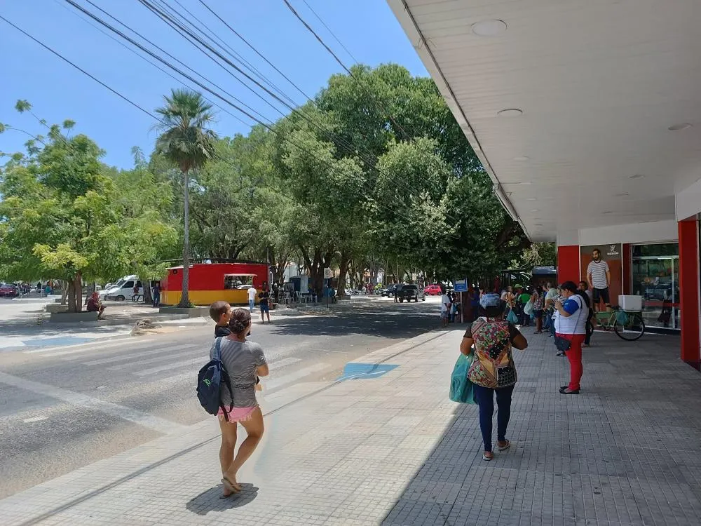 Falta de terminal central expõe descaso com usuários do transporte coletivo em Parnaíba